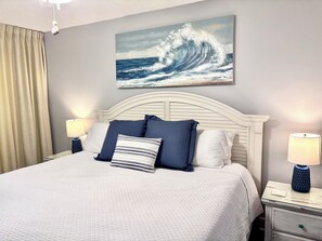 2 bedrooms, iron/ironing board, free WiFi, bed sheets - SUNSET JETTY VIEW! ENJOY 1 FREE BEACH CHAIR SET UP & UMBRELLA EACH DAY (Destin)