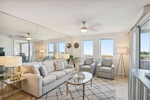 Smart TV, DVD player, stereo - SUNSET JETTY VIEW! ENJOY 1 FREE BEACH CHAIR SET UP & UMBRELLA EACH DAY (Destin)