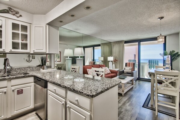 Interior - SUNRISE GULF VIEW/BEACH FRONT UNIT! ENJOY 1 FREE BEACH CHAIR SETUP UP EACH DAY! (Destin)