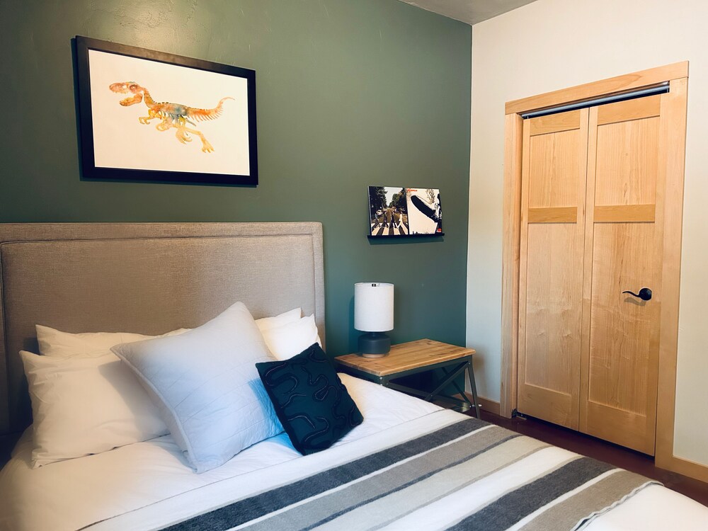 Glacier Log Home with Private River Access Coram Vrbo