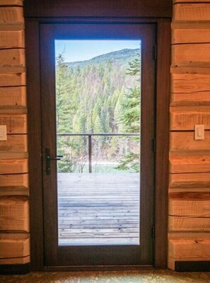 Interior - Glacier Log Home with Private River Access (Coram)
