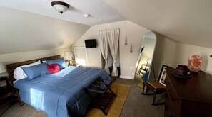 1 bedroom, in-room safe, desk, free WiFi