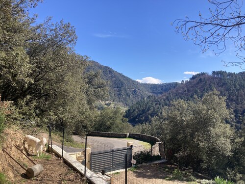 Gîte Charmant Dans Maison Ardéchoise au Coeur des Montagnes Pour Amoureux Nature