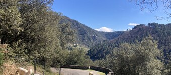 Gîte Charmant Dans Maison Ardéchoise au Coeur des Montagnes Pour Amoureux Nature