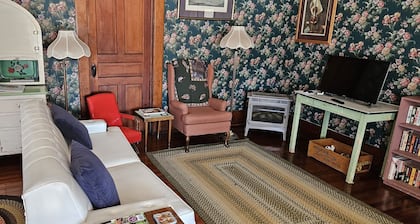 The Vintage Cottage at Our Place