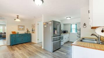 Fridge, microwave, coffee/tea maker, toaster