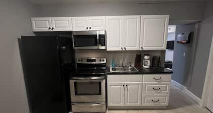 The “IN-LAW” lakefront apartment @ Sunset Estates