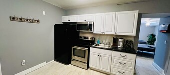 The “IN-LAW” lakefront apartment @ Sunset Estates