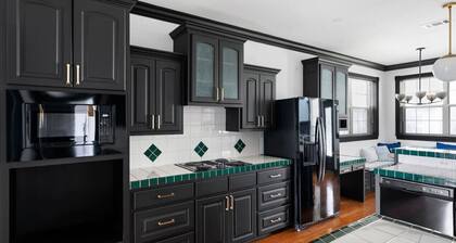 New! Historic Home on MainSt near Woodbine Mansion