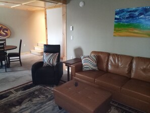 Smart TV, fireplace - North Shore Log Home near Lake Superior (Two Harbors)