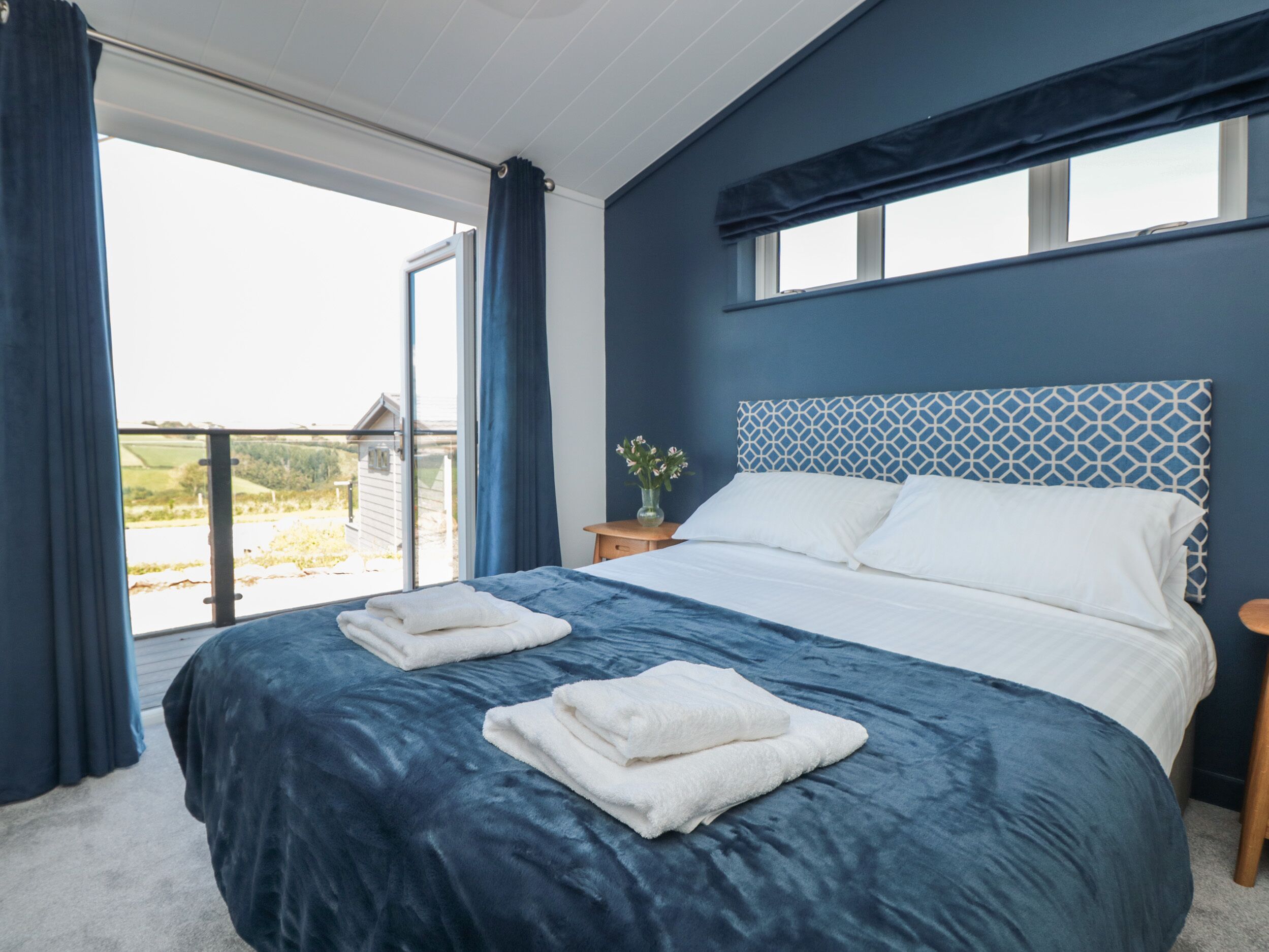 2 slaapkamers, individueel gedecoreerd, individueel gemeubileerd