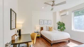 4 habitaciones, escritorio, tabla de planchar con plancha y wifi