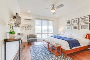 4 bedrooms, desk, iron/ironing board, WiFi