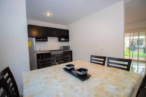 Dining - New! Bamboo Casa LA PEAR Pool & Security (Jiutepec)