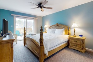 3 bedrooms, iron/ironing board, Internet, bed sheets - Sea Colony Tennis townhome with water view, 3-season room, pools, beach (Bethany Beach)