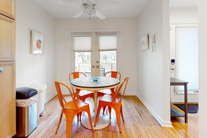 Dining - Sea Colony Tennis townhome with water view, 3-season room, pools, beach (Bethany Beach)