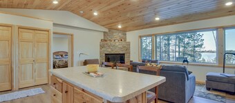 Hines Vacation Rental w/ Grill: Walk to Lake!