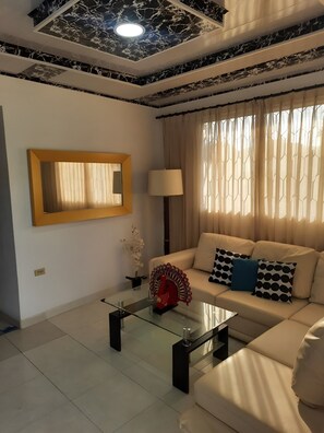 Living area - Villa Maria, Ideal Para Familias a 5min de Cartagena, con Amplias Habitaciones (Turbaco)