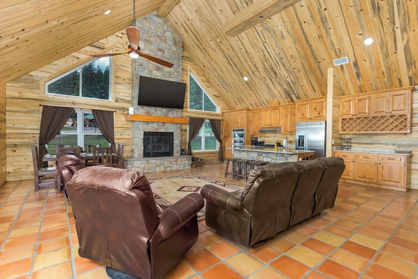 Interior - Mountain View’s close to Durango train, Mesa Verde and Million Dollar HWY (Bayfield)