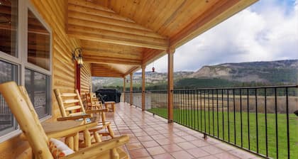 Pond Property with Mountain Views walking distance to food and minutes to Vallecito Lake and close to Durango (train/Mesa Verde and Million Dollar HWY)