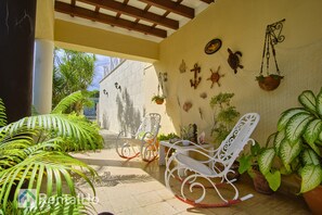 Basic-Dreibettzimmer | Terrasse/Patio