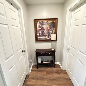 Interior - Avalon Cottage w/ hot tub (Danville)