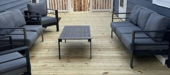Avalon Cottage w/ hot tub- no cleaning fee