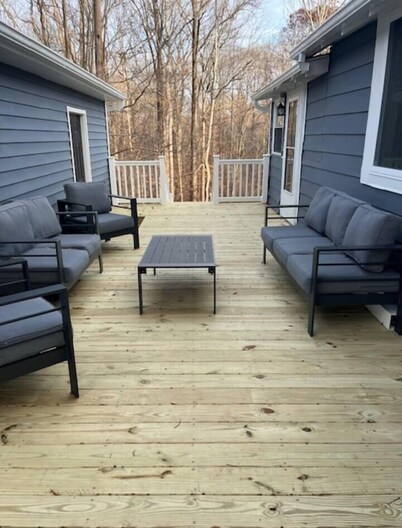 Avalon Cottage w/ hot tub