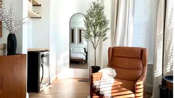 3 bedrooms, desk, iron/ironing board, travel cot