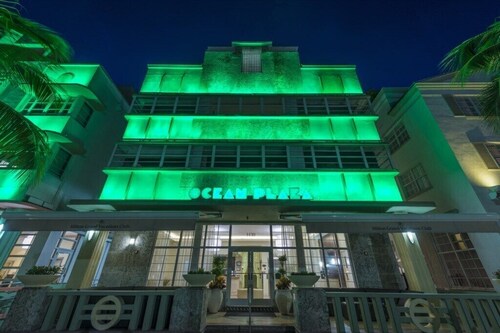 South Beach Miami | Couples Beach Retreat | Beach + Wi-Fi