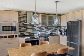 Wasserkocher mit Kaffee-/Teezubehör