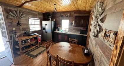 Cozy house w/ min away from outdoor adventures. Hiking, off roading & more.