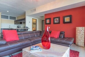 Smart TV, books - Stunning HGTV Designer Villa -   Panoramic Ocean Views - Private Hot Tub -Video (Puerto Vallarta)