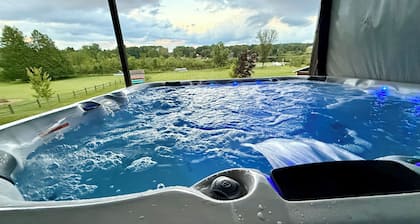 The Lazy Bear Lake House on beautiful Bear Lake, covered deck, great view