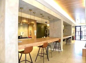 Studio Basic | Tempat makan