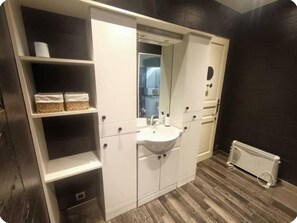 Hårføner og håndklær