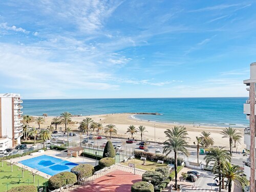 Global Properties: Apartment with terrace and incredible sea views