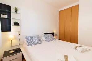 2 habitaciones, tabla de planchar con plancha y wifi gratis 