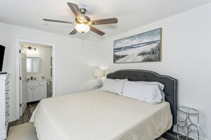 3 soverom, strykejern/-brett, wi-fi og sengetøy