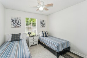 3 bedrooms, iron/ironing board, WiFi, bed sheets