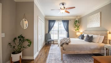 3 dormitoris, escriptori, planxa i posts de planxar i wifi gratuïta