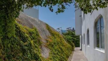 Enceinte de lâhĂ©bergement