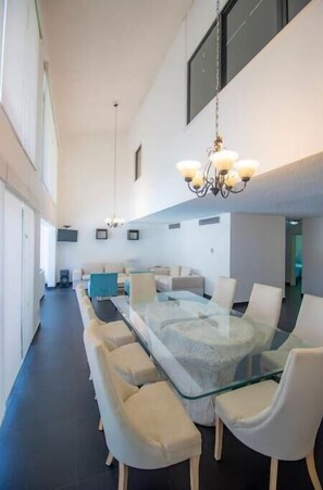 Dining - Recovered from the hurricane! Bamboo El Paraiso

 (Acapulco)