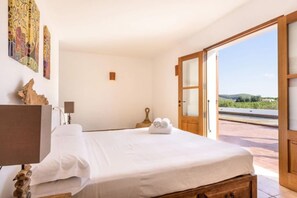 3 bedrooms, iron/ironing board, free WiFi, bed sheets - Villa Dalt S Era with Mountain View, Wi-Fi, Air Conditioning, Pool & Garden (Santa Gertrudis de Fruitera)