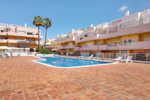 Pool - Apartment 'Apartamento Royal Cabanas Golf' with Shared Pool, Wi-Fi and Air Conditioning (Conceição)