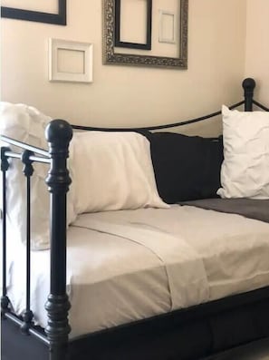 3 habitaciones, tabla de planchar con plancha y wifi gratis 
