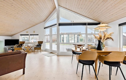 Nice home in Sjællands Odde with WiFi