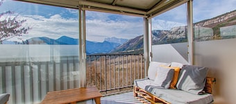 Holiday Home 'Gîte Ludomi' with Mountain View, Balcony and Wi-Fi