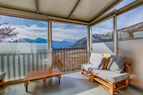 Holiday Home 'Gîte Ludomi' with Mountain View, Balcony and Wi-Fi