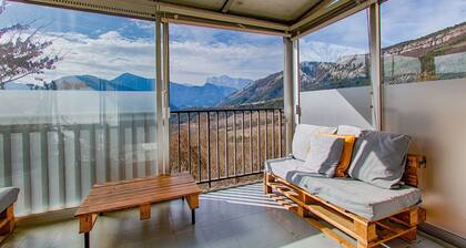 Holiday Home 'Gîte Ludomi' with Mountain View, Balcony and Wi-Fi